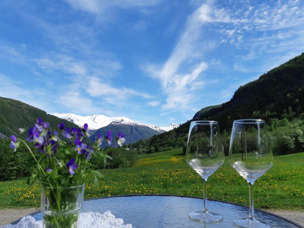 Eidsdal Camping Og Feriehus Экстерьер фото
