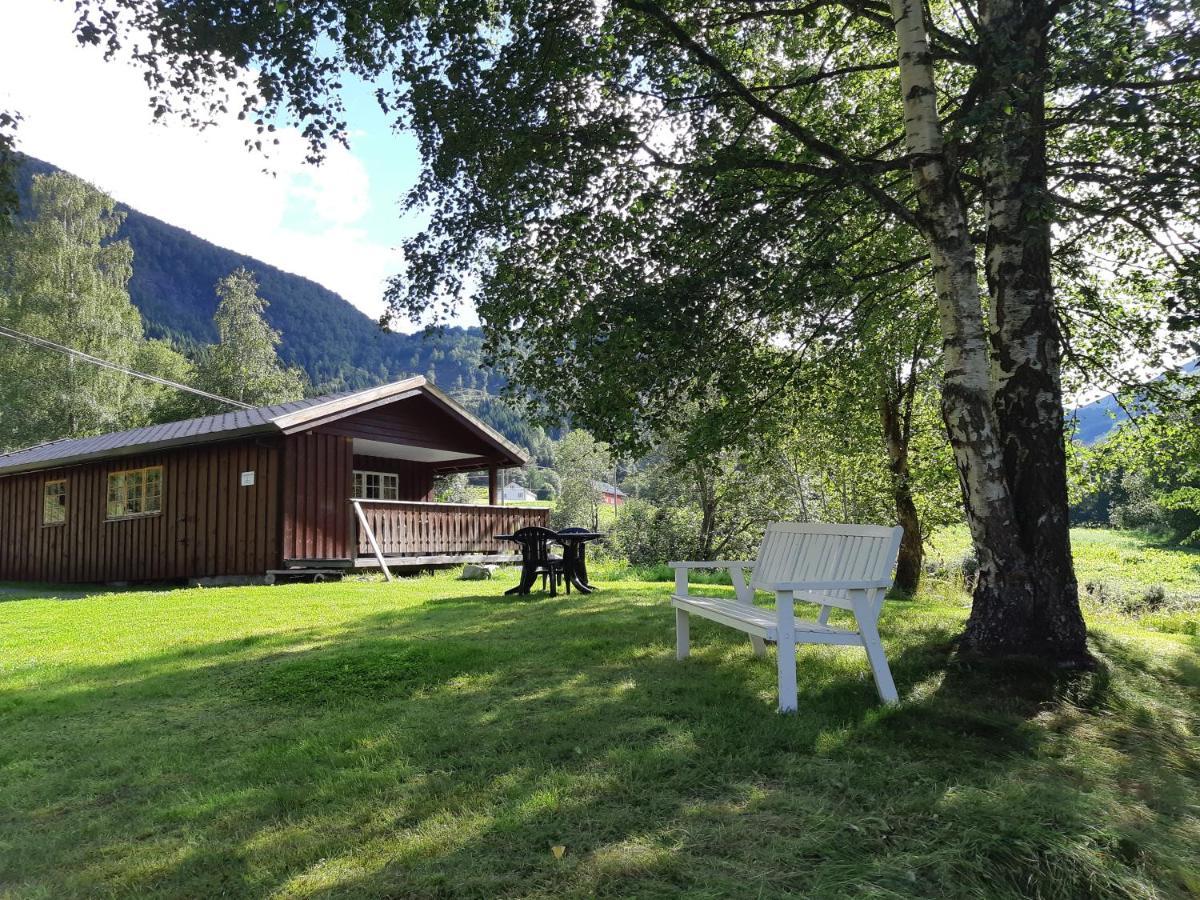 Отель Eidsdal Camping Og Feriehus Экстерьер фото