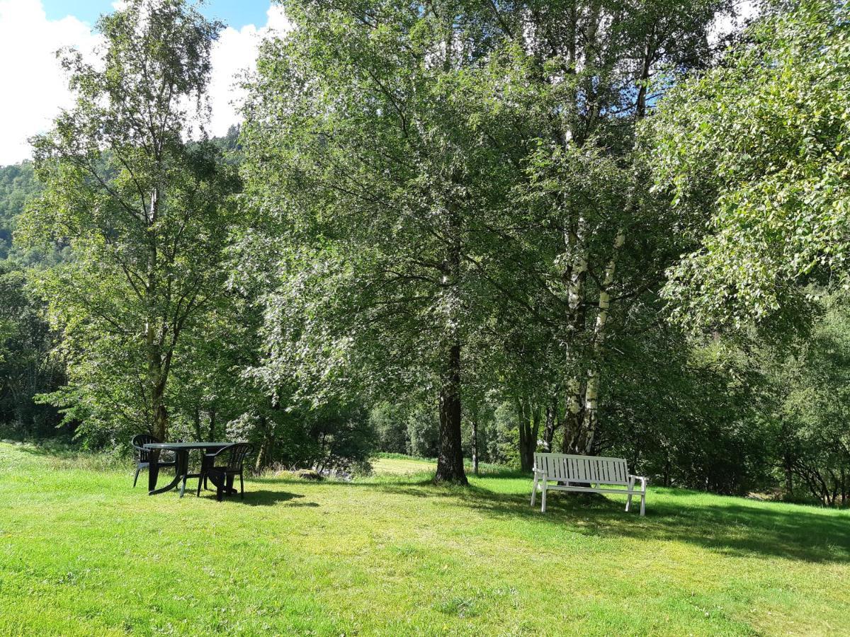 Отель Eidsdal Camping Og Feriehus Экстерьер фото