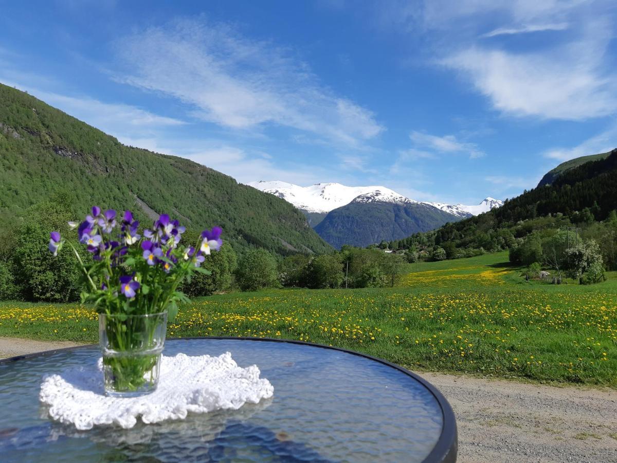 Отель Eidsdal Camping Og Feriehus Экстерьер фото