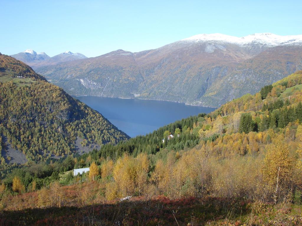 Отель Eidsdal Camping Og Feriehus Экстерьер фото