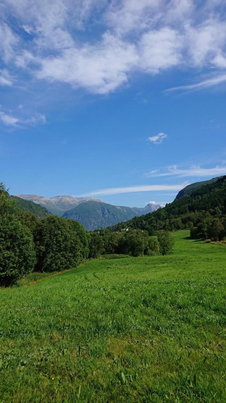 Отель Eidsdal Camping Og Feriehus Экстерьер фото